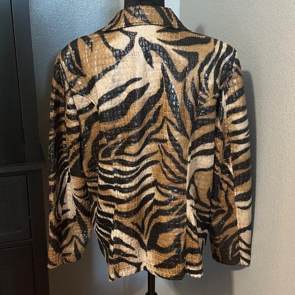 Selene Sport Womens Faux Leather Jacket 1X Animal Print Retro Rock Edgy Glam - Picture 4 of 8